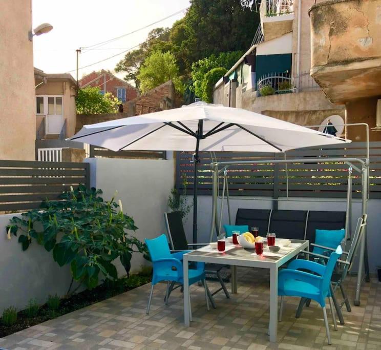 Novoureden Komforni Stan Od 90 M2 S Dvoristem Appartement Šibenik Kamer foto